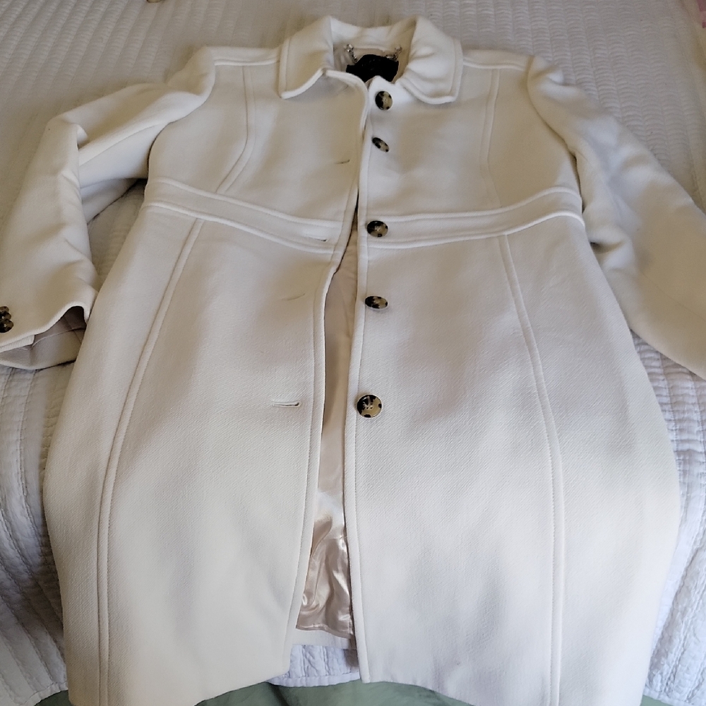 Women’s White Wool Blend Button-Front Coat